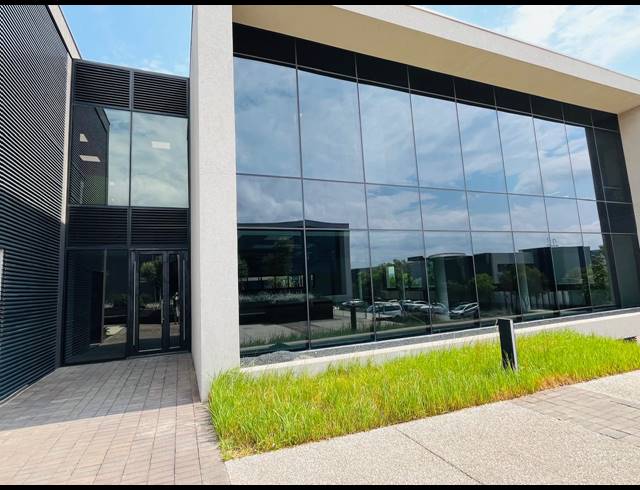 389M² OFFICE TO LET IN WATERFALL